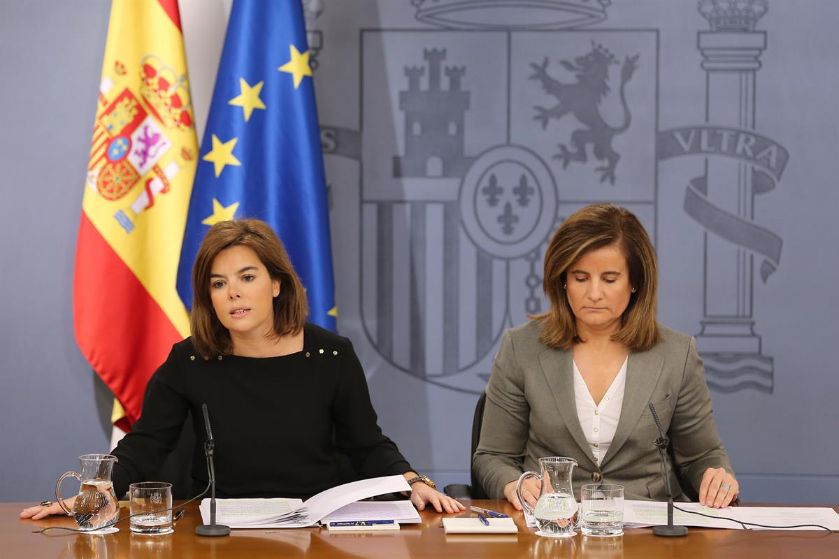 30/11/2012. Consejo de Ministros: Sáenz de Santamaría y Fátima Báñez. La vicepresidenta del Gobierno, ministra de la Presidencia y Portavoz,...