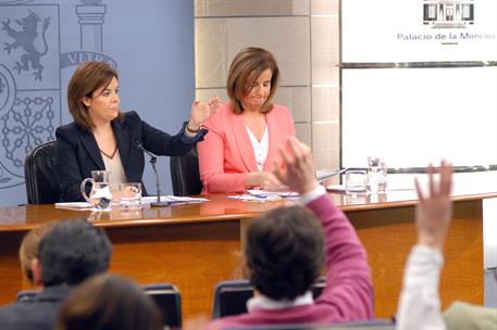 25/01/2013. Consejo de Ministros: Sáenz de Santamaría y Báñez. La vicepresidenta, ministra de la Presidencia y portavoz, Soraya Sáenz de San...