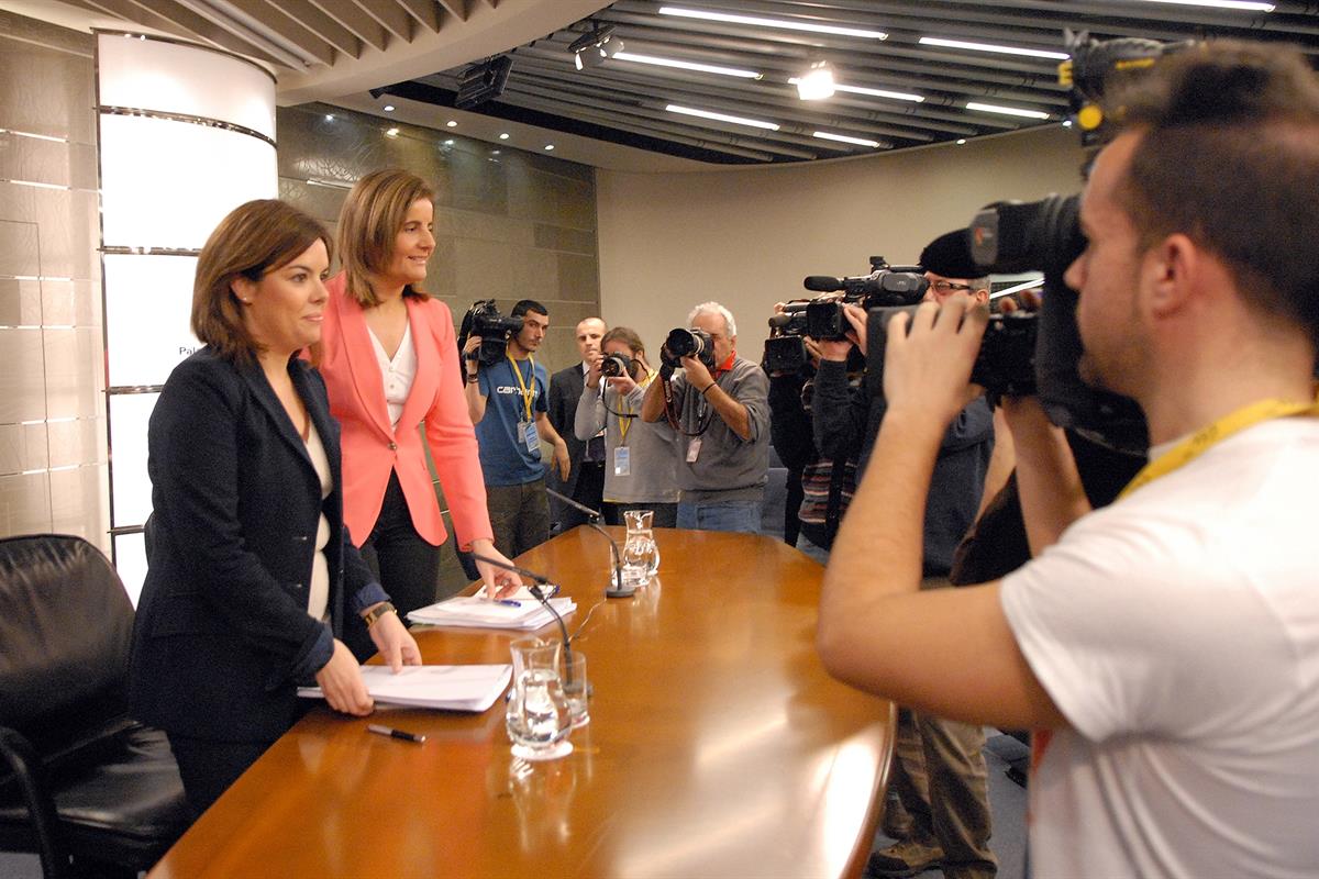 25/01/2013. Consejo de Ministros: Sáenz de Santamaría y Báñez. La vicepresidenta, ministra de la Presidencia y portavoz, Soraya Sáenz de San...