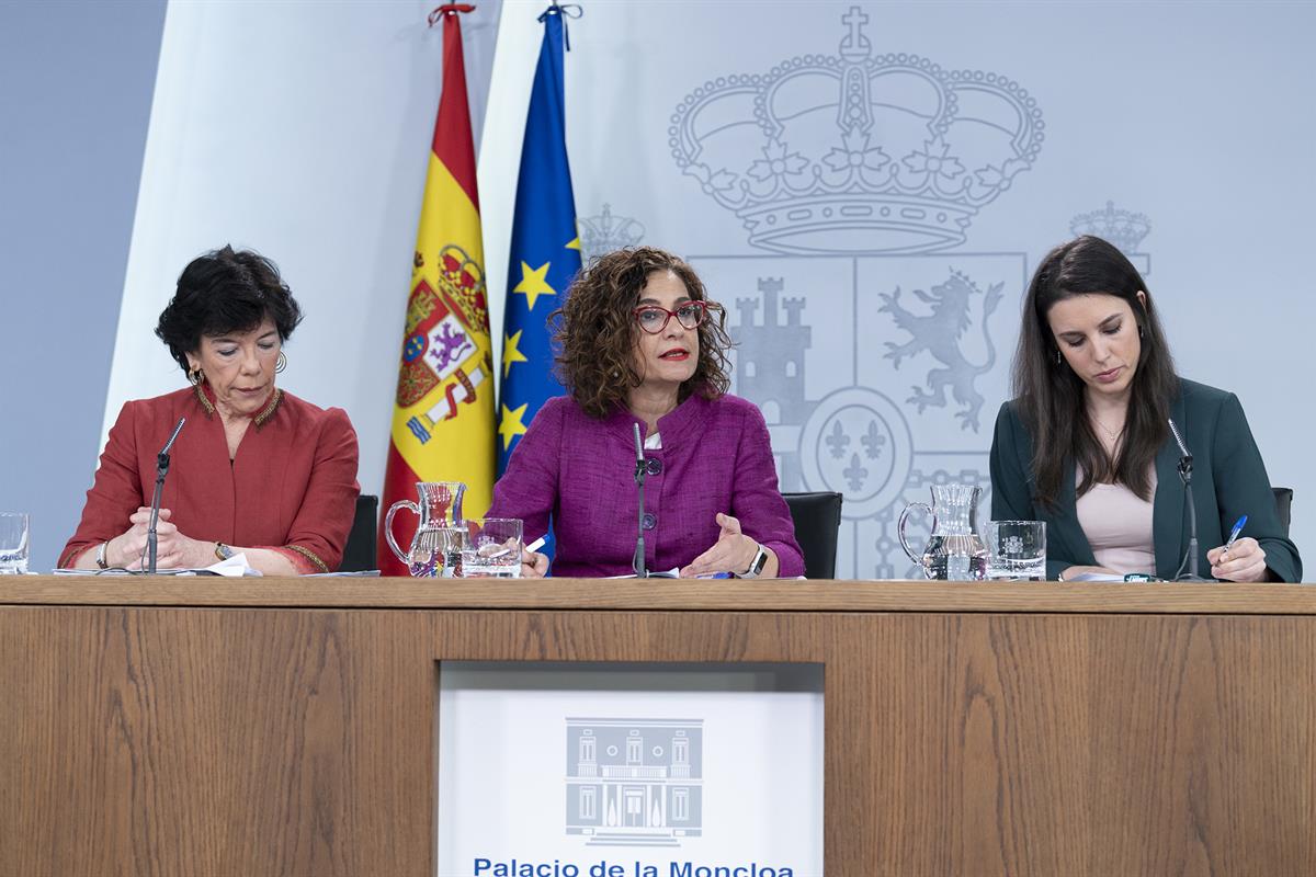 3/03/2020. Consejo de Ministros: María Jesús Montero, Isabel Celaá e Irene Montero. La ministra de Hacienda y portavoz del Gobierno, María J...