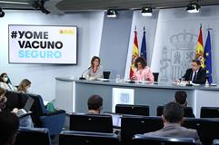 Teresa Ribera, María Jesús Montero y Luis Planas durante la rueda de prensa posterior al Consejo de Ministros