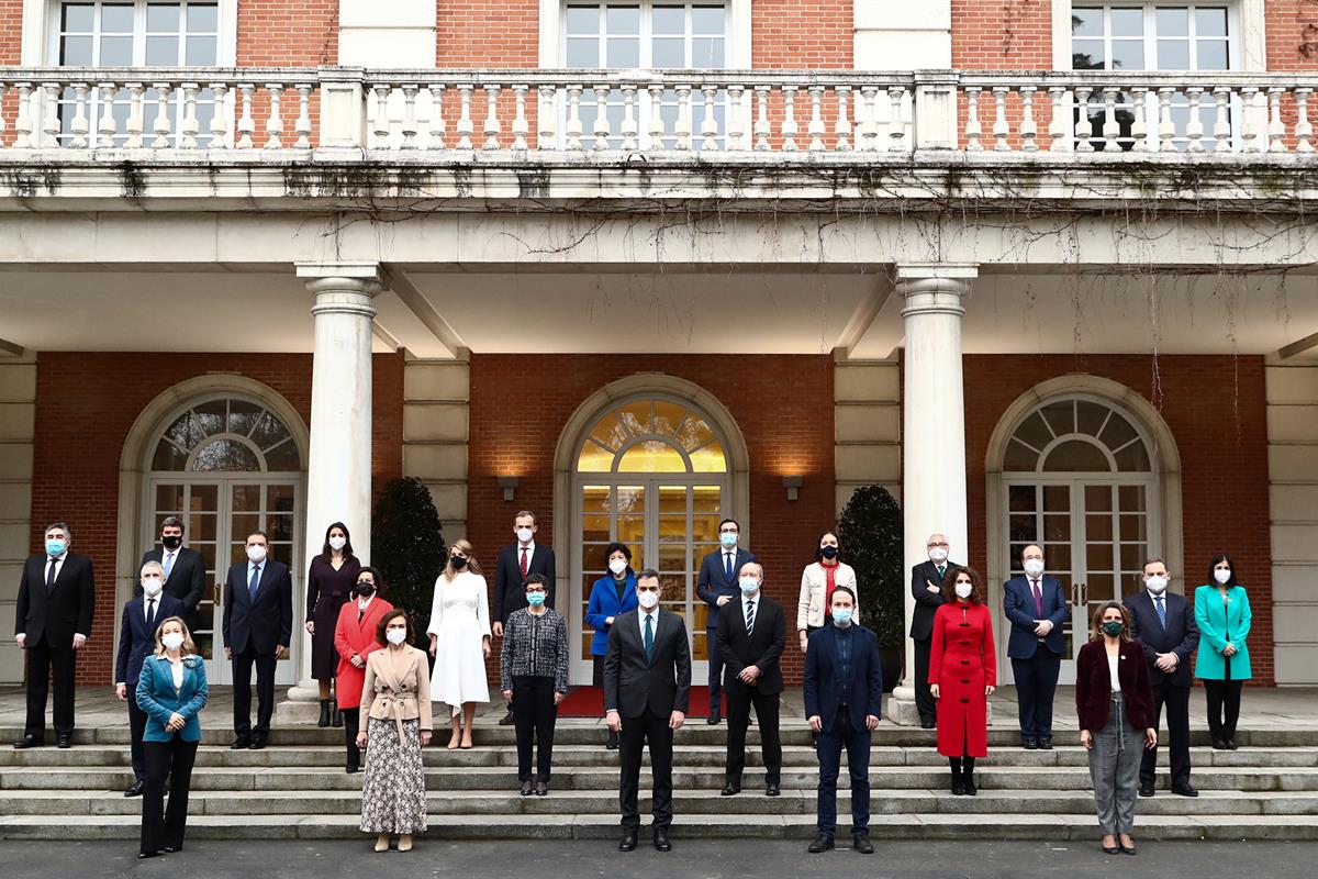 Foto de familia del nuevo Gabinete