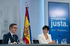 Félix Bolaños e Isabel Rodríguez durante la rueda de prensa posterior al Consejo de Ministros