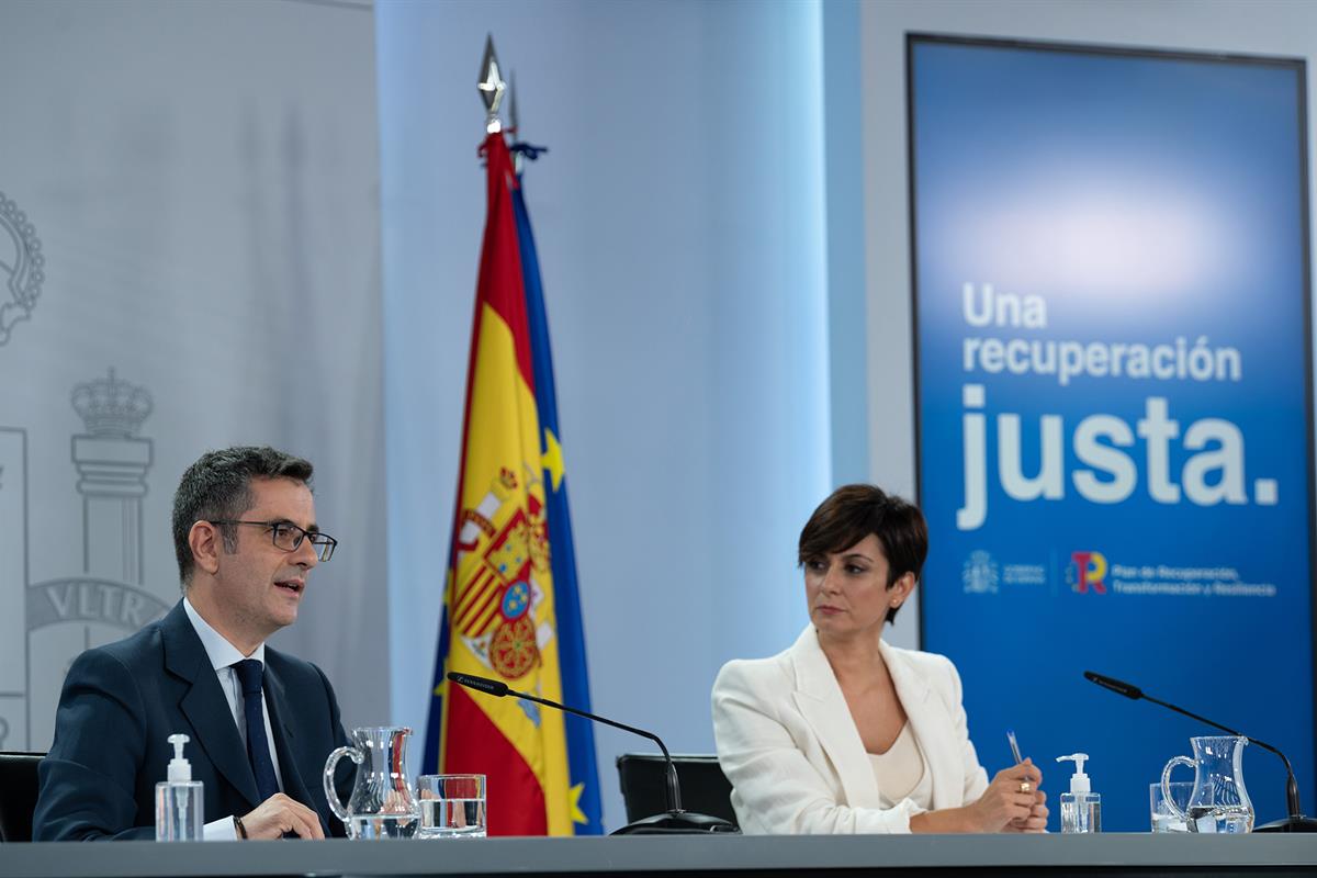 5/10/2021. Rueda de prensa posterior al Consejo de Ministros: Isabel Rodríguez y Félix Bolaños. La ministra de Política Territorial y portav...