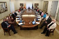 Mesa del Consejo de Ministros con todos los ministros