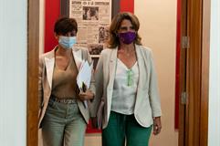 Isabel Rodríguez y Teresa Ribera a su llegada a la rueda de prensa posterior al Consejo de Ministros