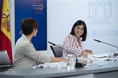 Isabel Rodríguez junto a Carolina Darias durante la rueda de prensa posterior al Consejo de Ministros