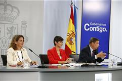 Teresa Ribera, Isabel Rodríguez y Luis Planas durante la rueda de prensa posterior al Consejo de Ministros