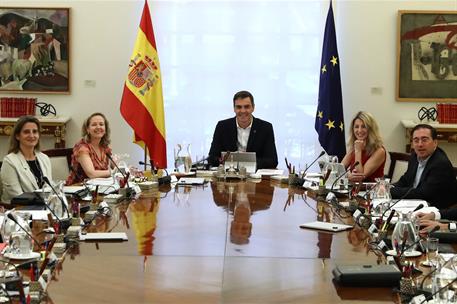 25/07/2023. Reunión del Consejo de Ministros. El presidente del Gobierno, Pedro Sánchez, junto a las vicepresidentas primera, Nadia Calviño,...