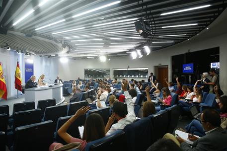 3/09/2024. Rueda de prensa tras el Consejo de Ministros: Jordi Hereu y Pilar Alegría. El ministro de Industria y Turismo, Jordi Hereu, y la ...