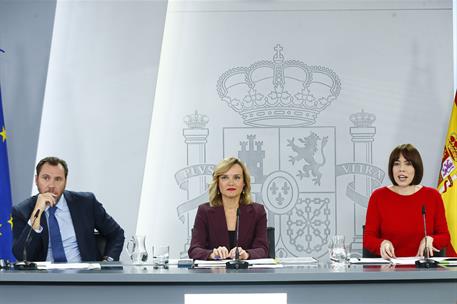 3/12/2024. Rueda de prensa tras el Consejo de Ministros: Pilar Alegría, Óscar Puente y Diana Morant. l ministro de Transportes y Movilidad S...