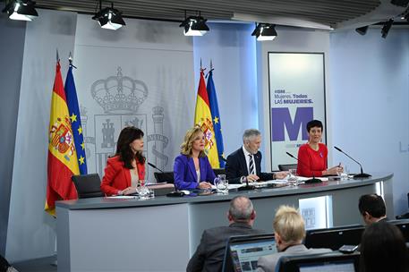 Redondo, Alegría, Grande-Marlaka y Sanz durante la rueda de prensa posterior al Consejo de Ministros
