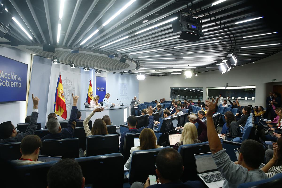 8/10/2024. Rueda de prensa tras el Consejo de Ministros: Pilar Alegría y Yolanda Díaz. La vicepresidenta segunda y ministra de Trabajo y Eco...