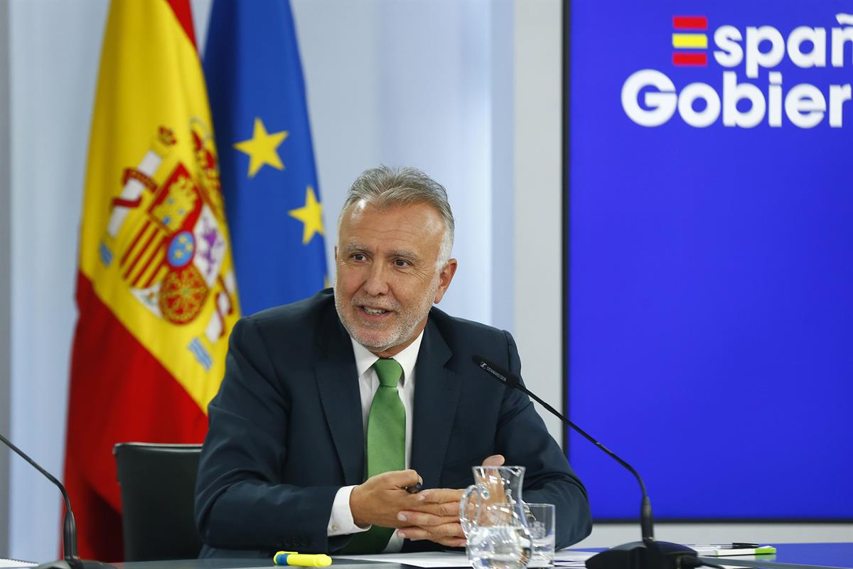 El ministro de Política Territorial y Memoria Democrática, Ángel Víctor Torres, en la rueda de prensa del Consejo de Ministros