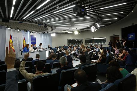 16/04/2024. Rueda de prensa tras el Consejo de Ministros: Pilar Alegría, Luis Planas, Mónica García y Ana Redondo. La ministra de Sanidad, M...