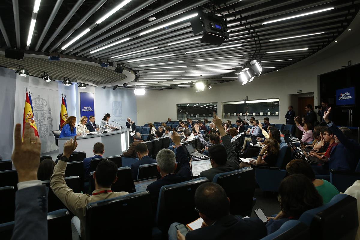 16/04/2024. Rueda de prensa tras el Consejo de Ministros: Pilar Alegría, Luis Planas, Mónica García y Ana Redondo. La ministra de Sanidad, M...