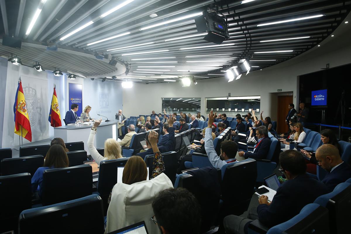 22/10/2024. Rueda de prensa tras el Consejo de Ministros. La ministra portavoz, Pilar Alegría, junto al ministro de Transformación Digital y...