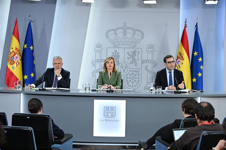 7/01/2025. Rueda de prensa tras el Consejo de Ministros: Pilar Alegría, Carlos Cuerpo y Ángel Víctor Torres.. El ministro de Política Territ...