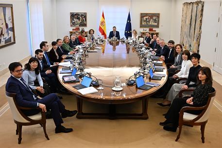 7/01/2025. Primera reunión del Consejo de Ministros del año. El presidente del Gobierno, Pedro Sánchez, y los miembros del Ejecutivo durante...