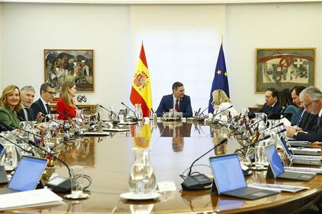 7/01/2025. Primera reunión del Consejo de Ministros del año. El presidente del Gobierno, Pedro Sánchez, durante la primera reunión del Conse...