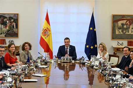 7/01/2025. Primera reunión del Consejo de Ministros del año. El presidente del Gobierno, Pedro Sánchez, dirige la primera reunión del Consej...