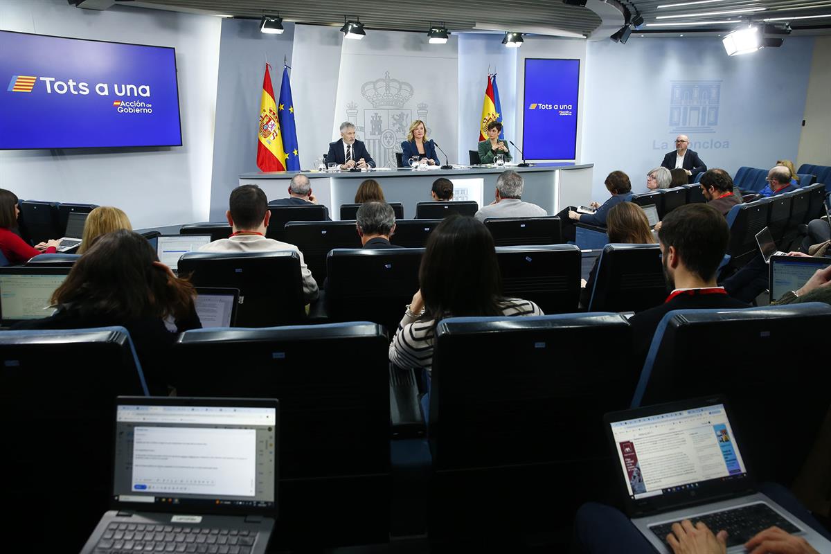 14/01/2025. Rueda de prensa tras el Consejo de Ministros. El ministro del Interior, Fernando Grande-Marlaska, la ministra de Educación, Form...