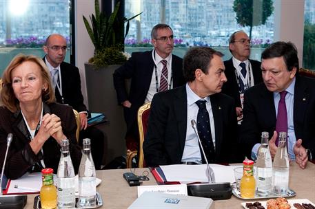 3/11/2011. El presidente asiste a la Cumbre del G-20. El presidente del Gobierno, José Luís Rodríguez Zapatero, junto a la vicepresidenta pa...