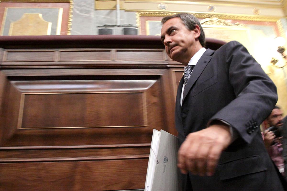 23/08/2011. El presidente informa de las nuevas medidas económicas. El presidente del Gobierno, José Luis Rodríguez Zapatero, a su llegada a...