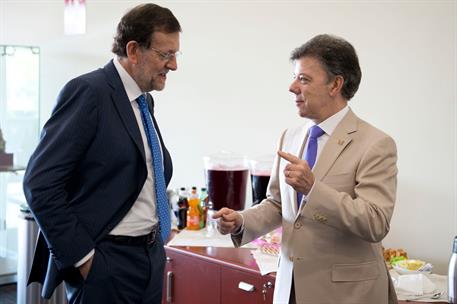 19/06/2012. Mariano Rajoy asiste a la cumbre del G-20 en México. El presidente del Gobierno, Mariano Rajoy, conversa con el presidente de Co...