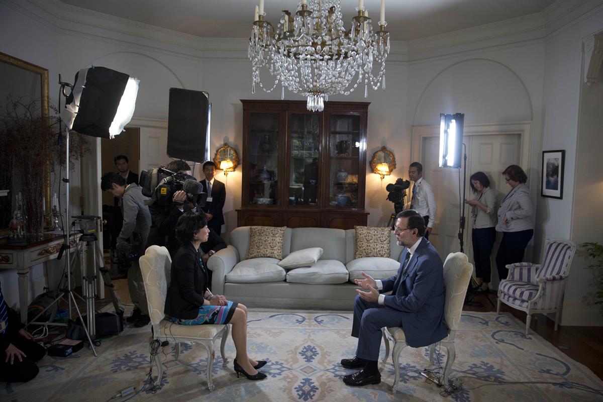 2/10/2013. Viaje del presidente del Gobierno a Japón. El presidente del Gobierno, Mariano Rajoy, ha concedido una entrevista a la televisión...