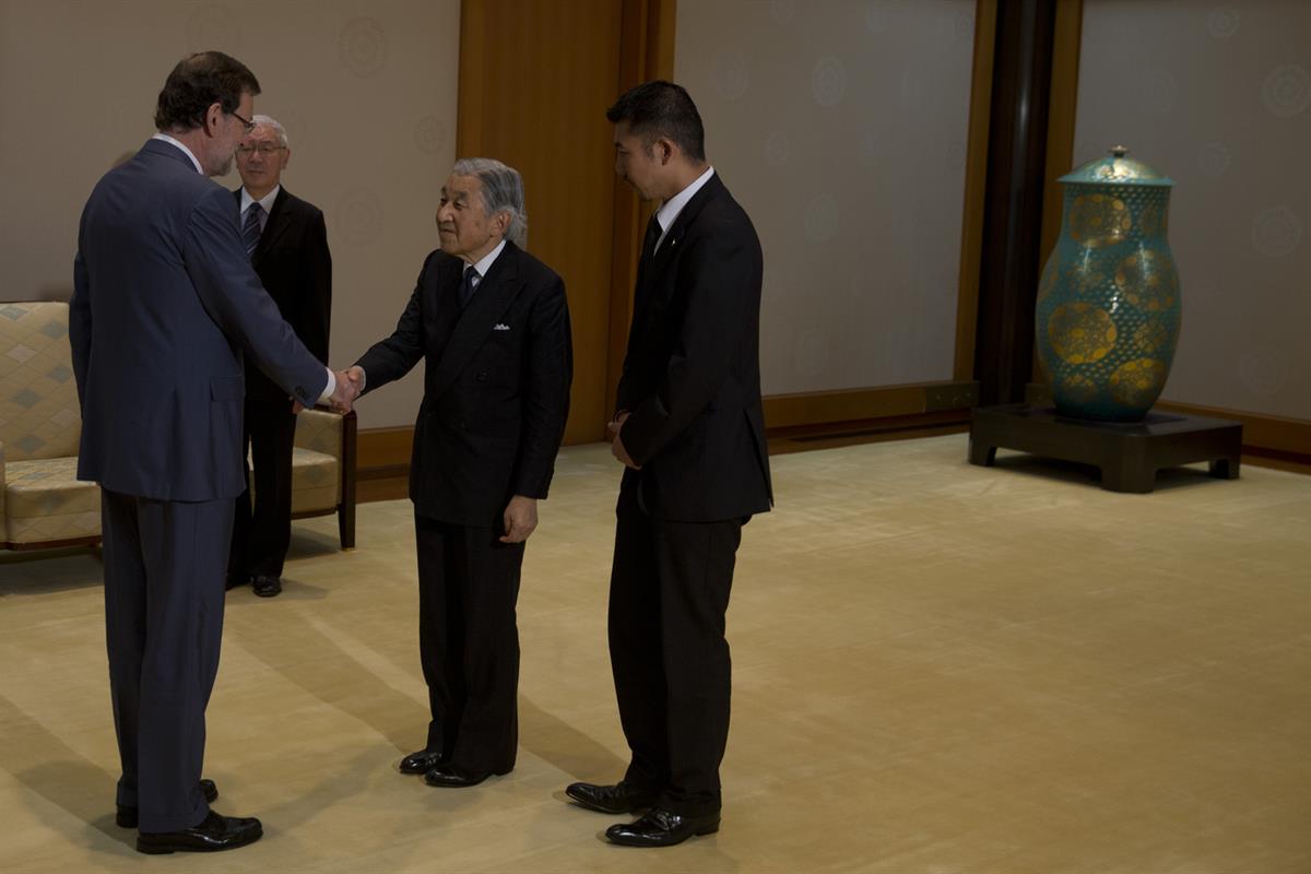 2/10/2013. Viaje del presidente del Gobierno a Japón. El presidente del Gobierno, Mariano Rajoy, es recibido en audiencia por el emperador d...