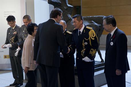 3/10/2013. Viaje del presidente del Gobierno a Japón. El presidente del Gobierno, Mariano Rajoy, durante su visita a Fukushima, donde ha sal...