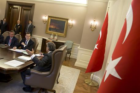 11/02/2014. Rajoy asiste a la V Reunión de Alto Nivel turco-española. El presidente del Gobierno, Mariano Rajoy, durante la reunión que ha m...