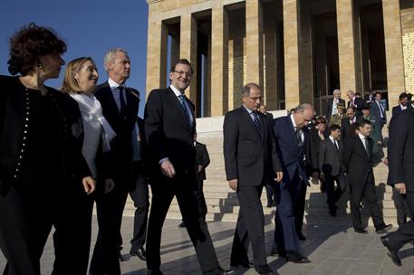 11/02/2014. Rajoy asiste a la V Reunión de Alto Nivel turco-española. El presidente del Gobierno, Mariano Rajoy, junto a los ministros de De...