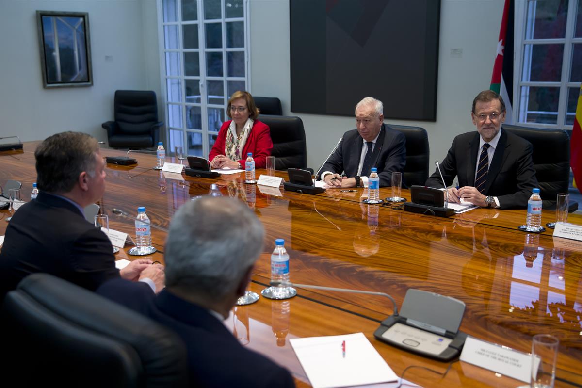 19/11/2015. Rajoy recibe al rey de Jordania. El presidente del Gobierno, Mariano Rajoy, recibe al rey de Jordania, Abdalá II, en La Moncloa.