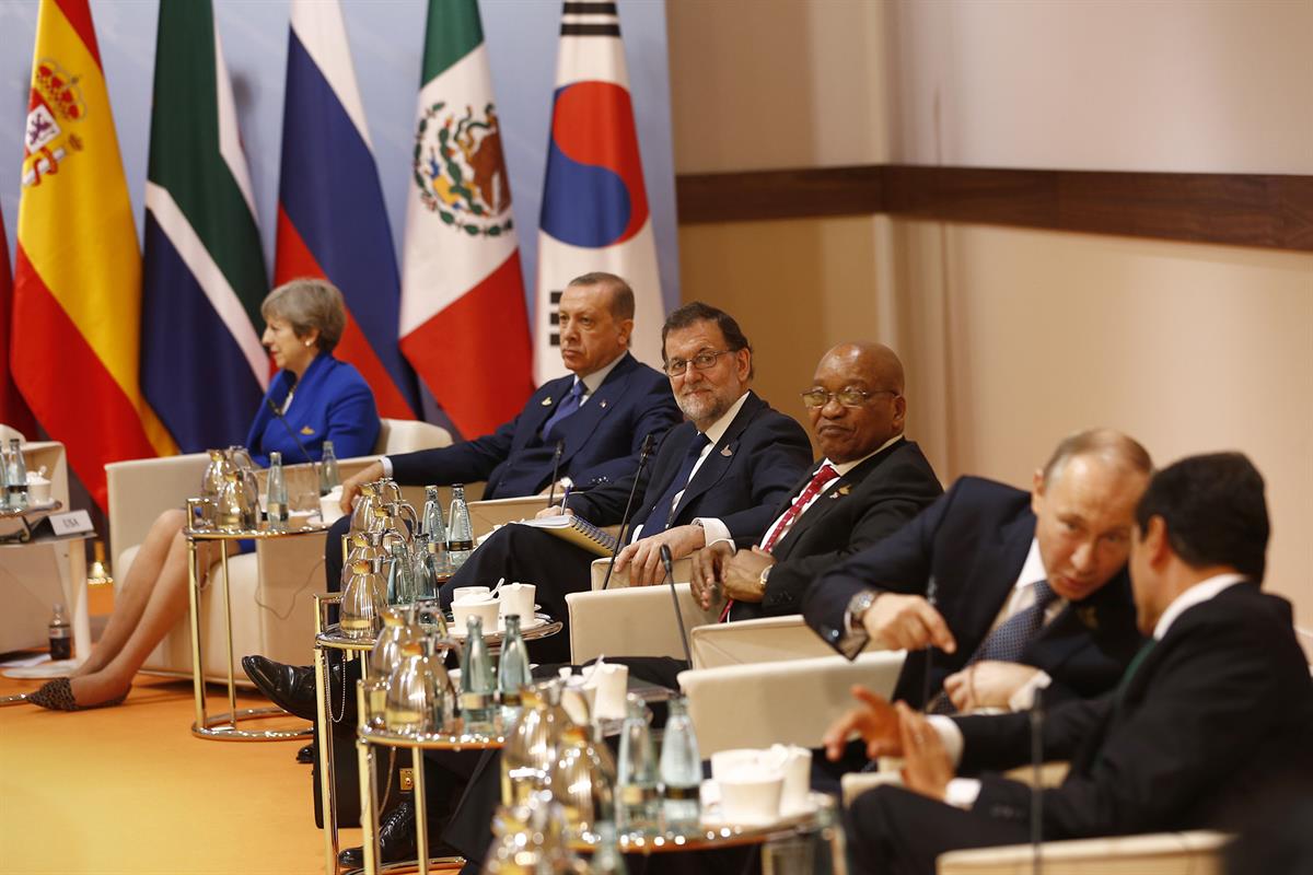 7/07/2017. Rajoy participa en la Cumbre del G-20. El presidente del Gobierno, Mariano Rajoy, durante el Primer Plenario de la Cumbre de jefe...