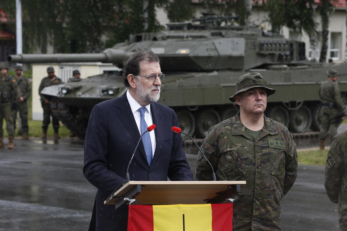 18/07/2017. Rajoy visita al contingente español en Letonia. El presidente del Gobierno, Mariano Rajoy, se dirige a las tropas españolas desp...