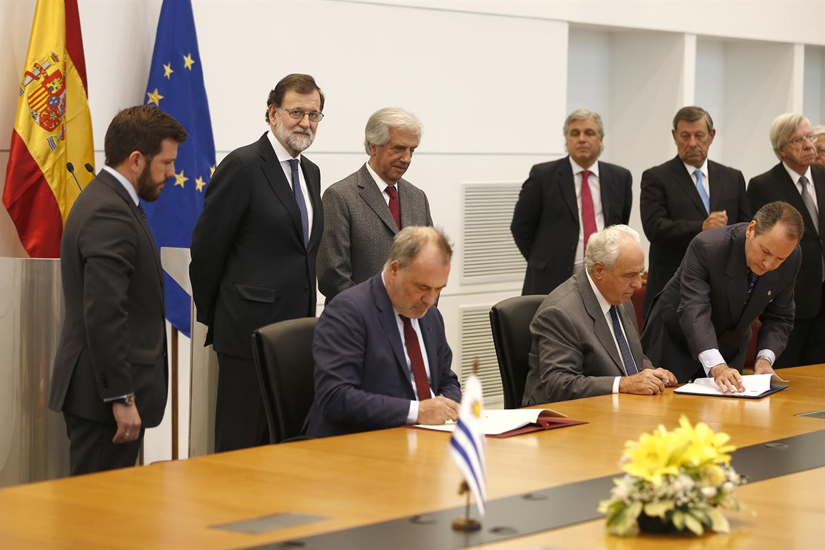 26/04/2017. Viaje oficial de Rajoy a Uruguay. El presidente del Gobierno de España, Mariano Rajoy, y el presidente de la República Oriental ...