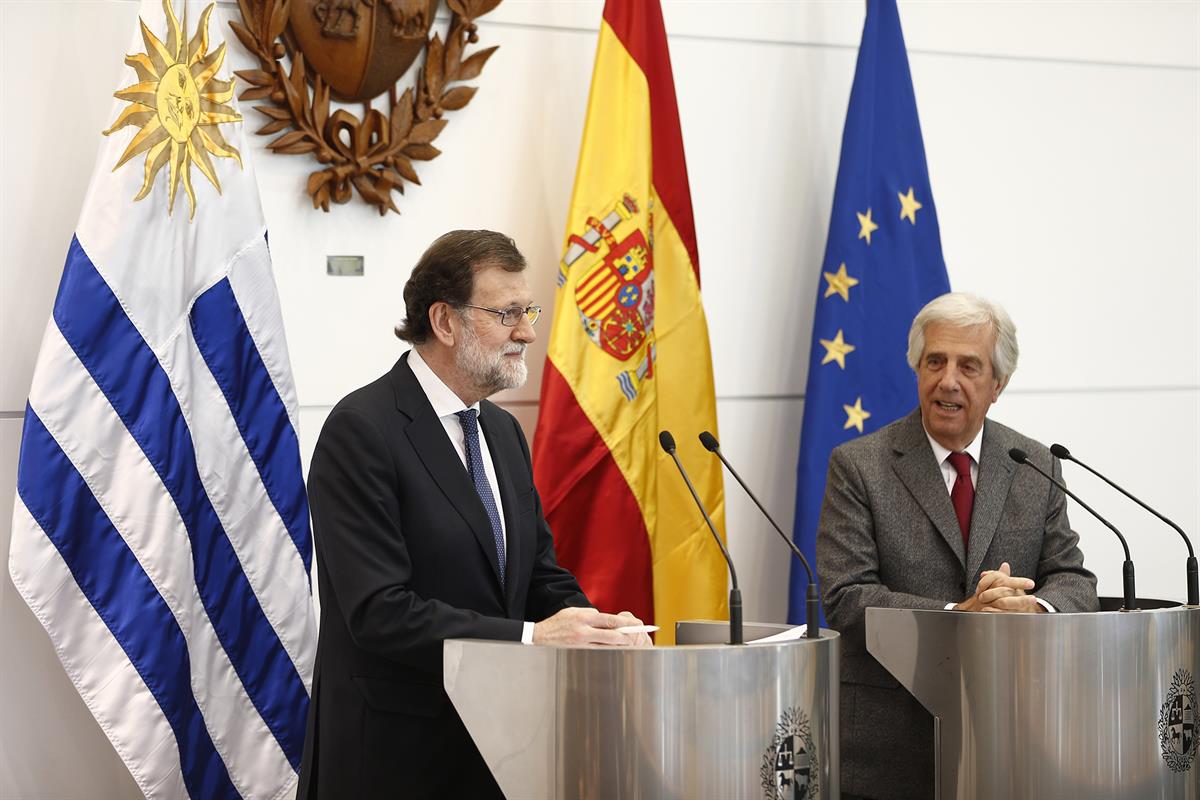 26/04/2017. Viaje oficial de Rajoy a Uruguay. El presidente del Gobierno, Mariano Rajoy, junto al presidente de la República Oriental de Uru...