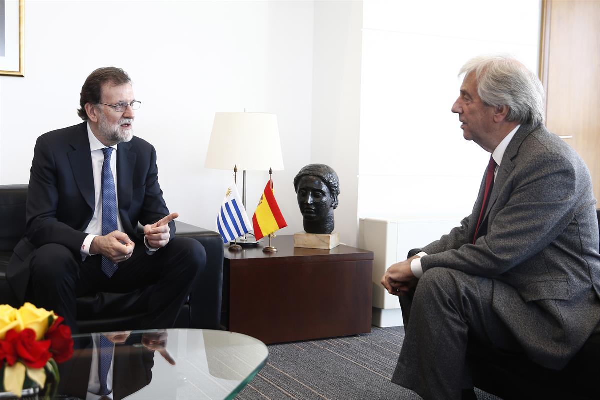 26/04/2017. Viaje oficial de Rajoy a Uruguay. El presidente del Gobierno, Mariano Rajoy, junto al presidente de la República Oriental de Uru...