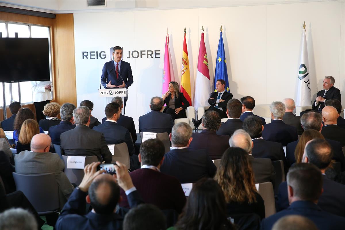 23/10/2018. Sánchez inaugura la ampliación de la planta farmacéutica Reig Jofre. El presidente del Gobierno, Pedro Sánchez, durante su inter...