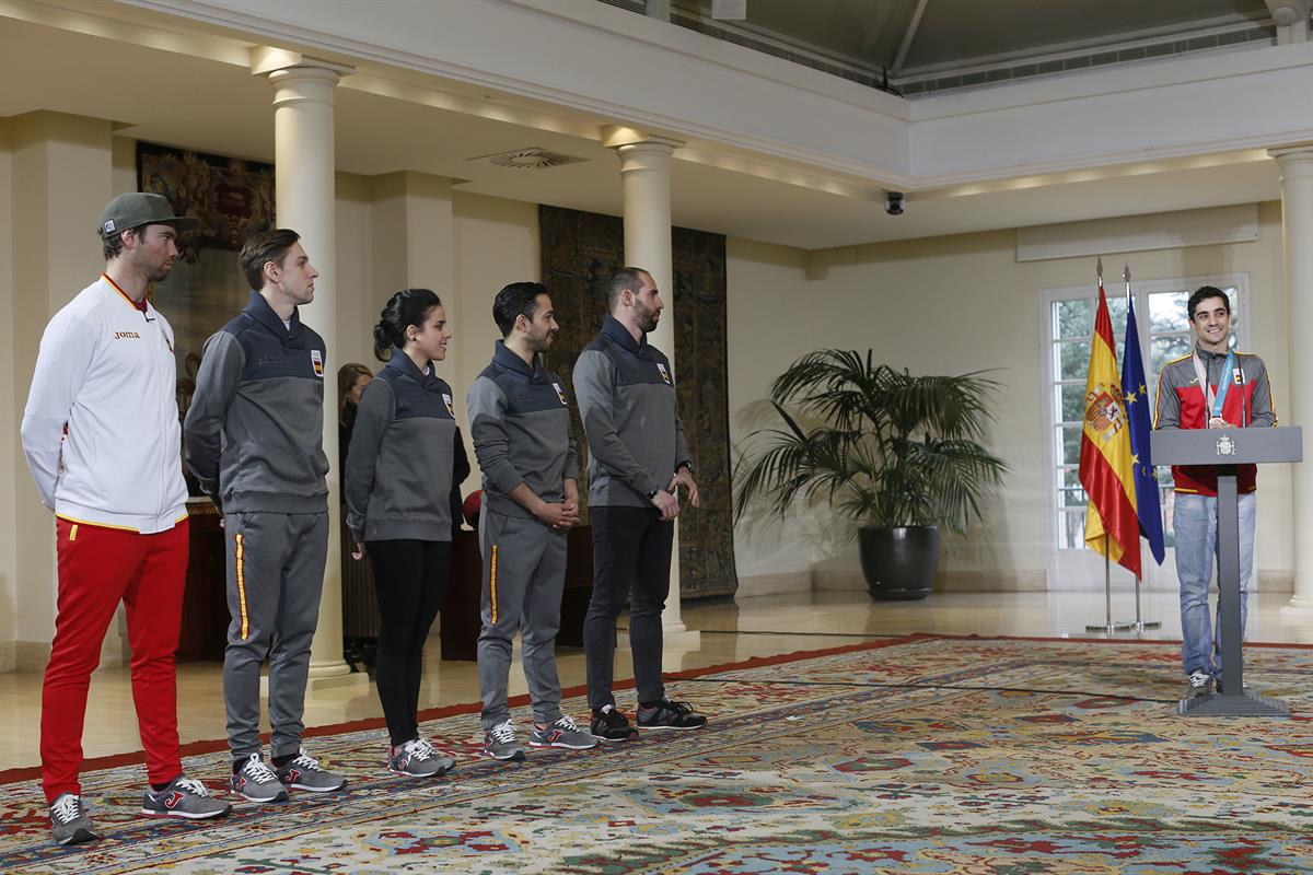 27/02/2018. Rajoy recibe al equipo español que ha participado en los JJOO de Invierno. El medallista olímpico, Javier Fernández, durante su ...