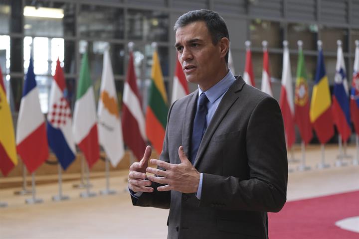 La Moncloa. 16/10/2020. Pedro Sánchez underlines importance of coordination  by EU to protect citizens from pandemic [President/News]