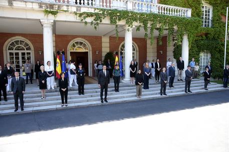 27/05/2020. Minuto de silencio en La Moncloa por las víctimas del COVID-19. El presidente del Gobierno, Pedro Sánchez, miembros del Ejecutiv...