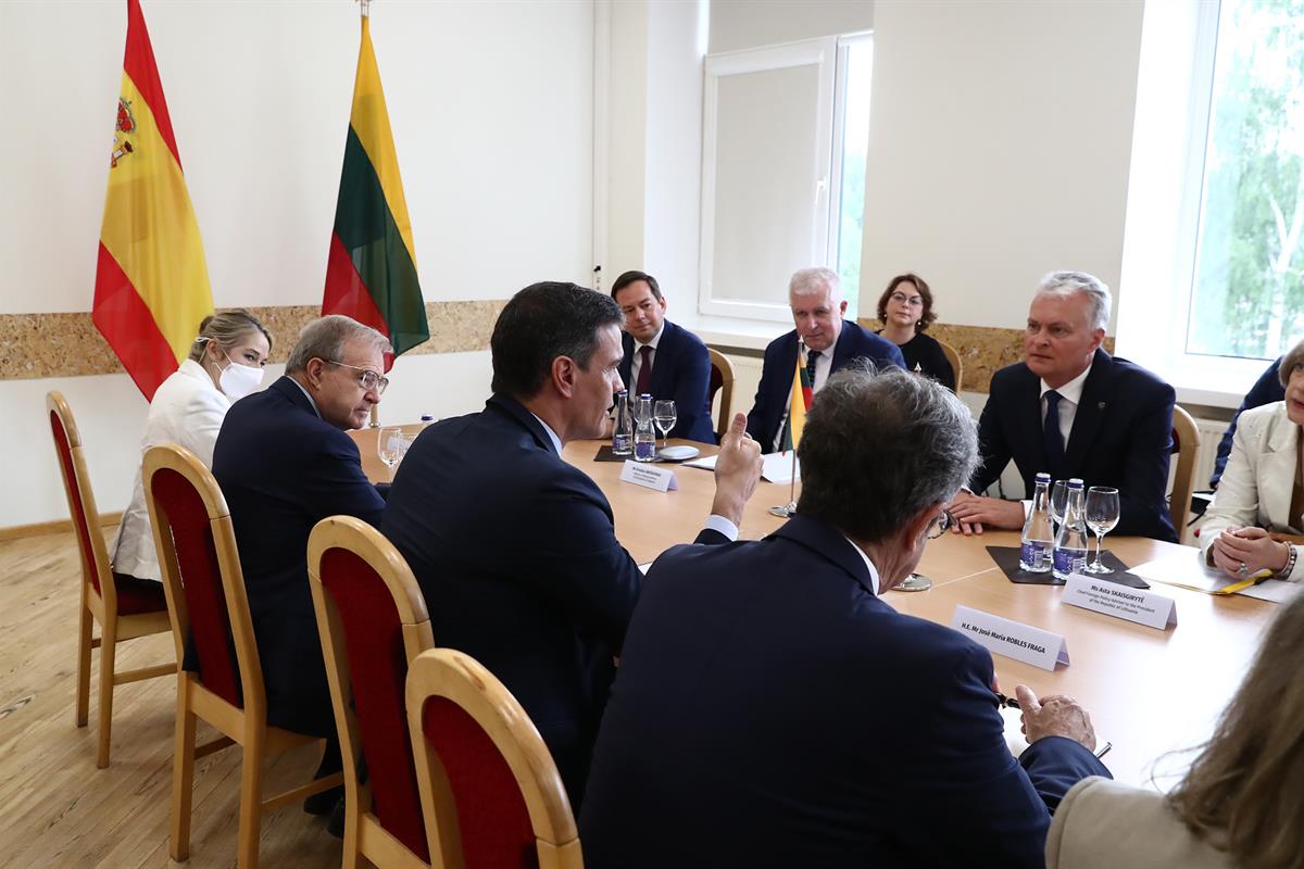 8/07/2021. Viaje del presidente del Gobierno a Lituania. El presidente del Gobierno, Pedro Sánchez, y el presidente de la República de Litua...