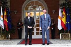 El presidente del Gobierno, Pedro Sánchez, recibe al presidente de la República de Chipre, Nicos Anastasiades