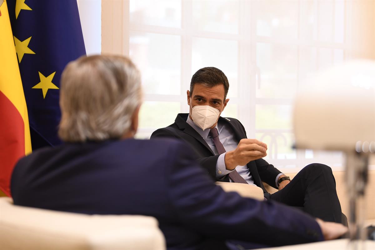 11/05/2021. Pedro Sánchez recibe al presidente de la República Argentina, Alberto Fernández. El presidente del Gobierno, Pedro Sánchez, conv...