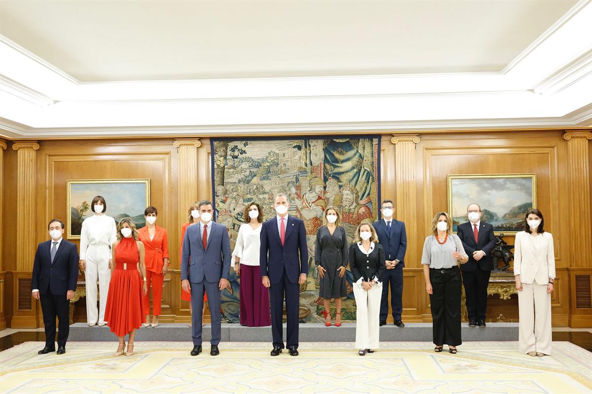 12/07/2021. Pedro Sánchez asiste a la toma de posesión de su nuevo Ejecutivo. Foto de familia del rey, Felipe VI, el presidente del Gobierno...