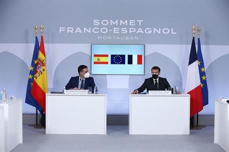 15/03/2021. Pedro Sánchez participa en la XXVI Cumbre Franco-Española. El presidente del Gobierno, Pedro Sánchez, y el presidente de la Repú...