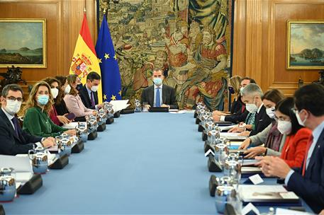 18/11/2021. Sánchez asiste a la reunión del Consejo de Seguridad Nacional. El presidente del Gobierno, Pedro Sánchez, junto a los asistentes...